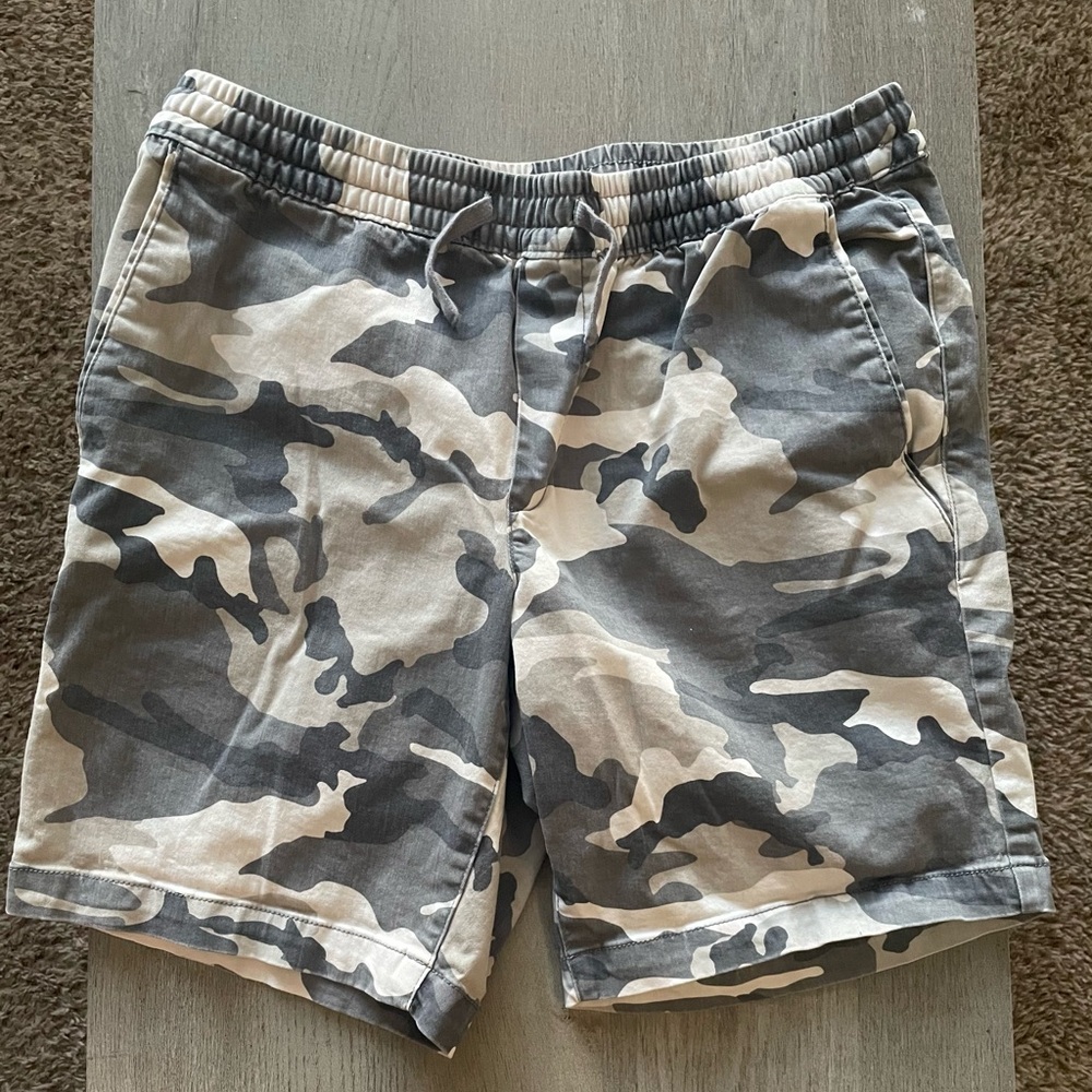 Men’s Grey Camo Shorts